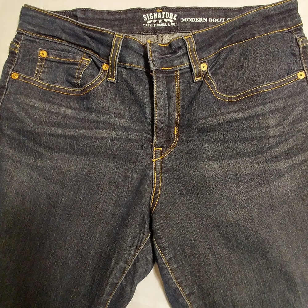 Women's Signature Series Jeans by Levi's - Picture 2 of 4